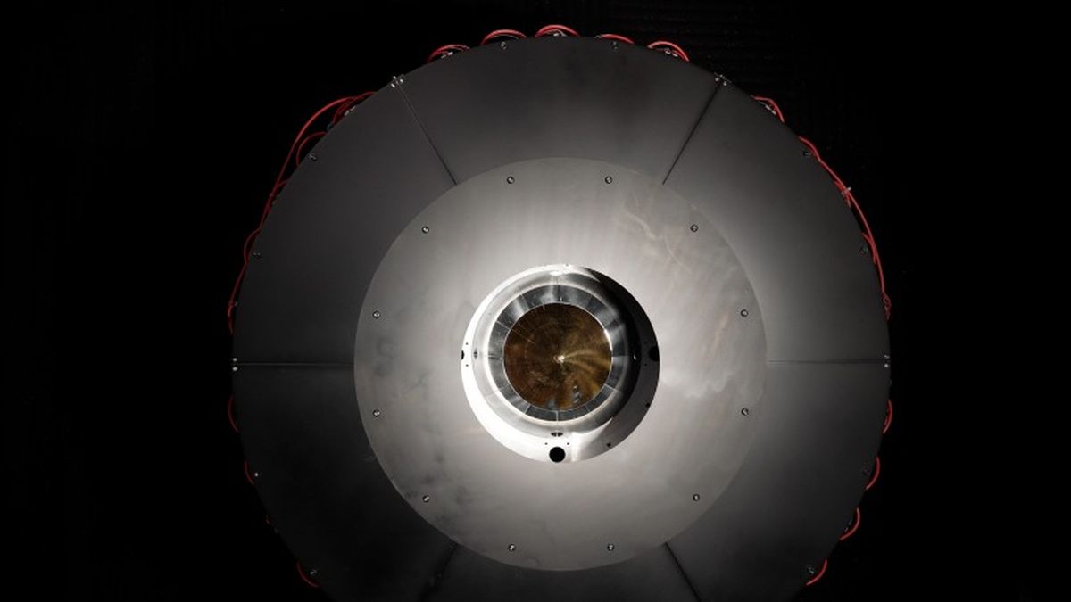 Receptor de emisión de potencia óptica. Foto: DARPA Receptor de emisión de potencia óptica. Foto: DARPA