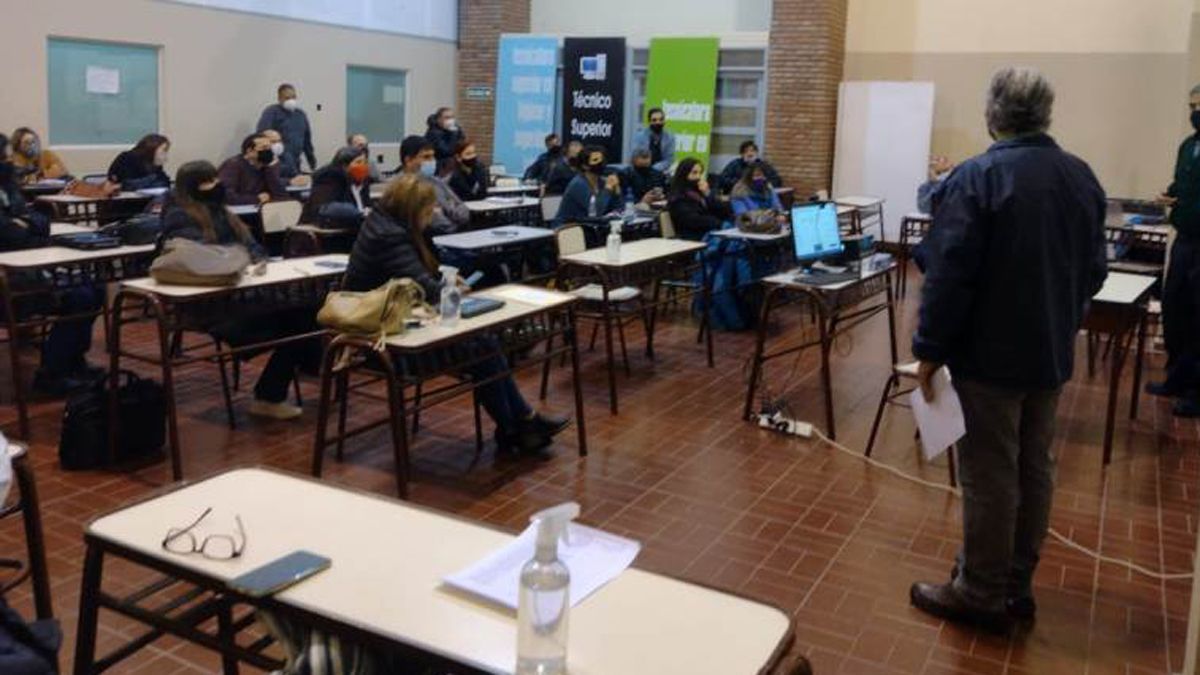 Algunos docentes dicen que habrá vaciamiento de contenidos.