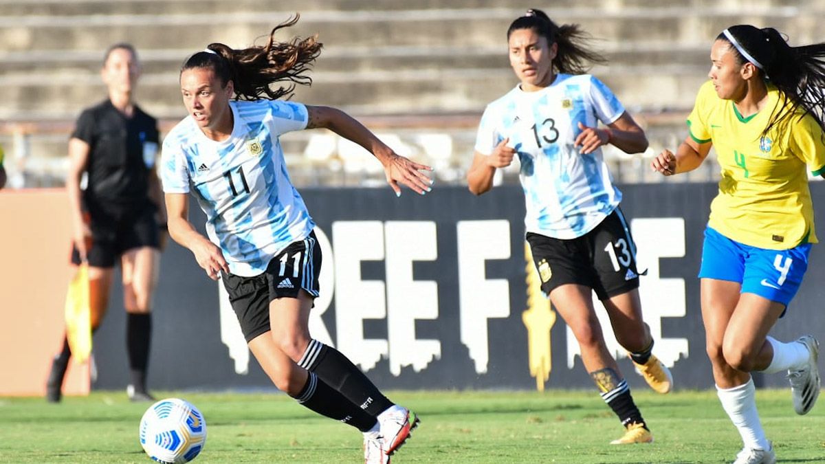 La Selección argentina femenina fue goleada por Brasil