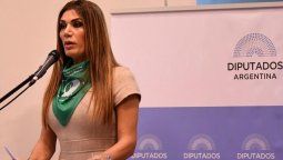 Flor de la V le contestó a Maradona y