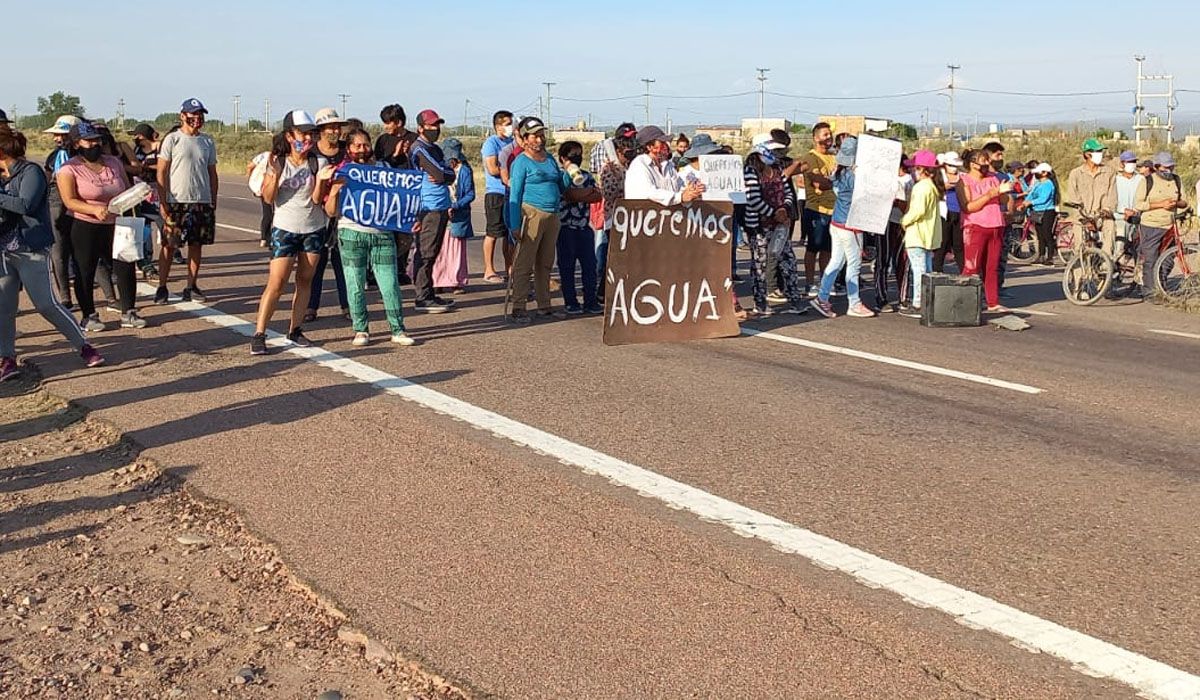 El reclamo de los vecinos en Ugarteche, tras una de las semanas con más reclamos por falta de agua.
