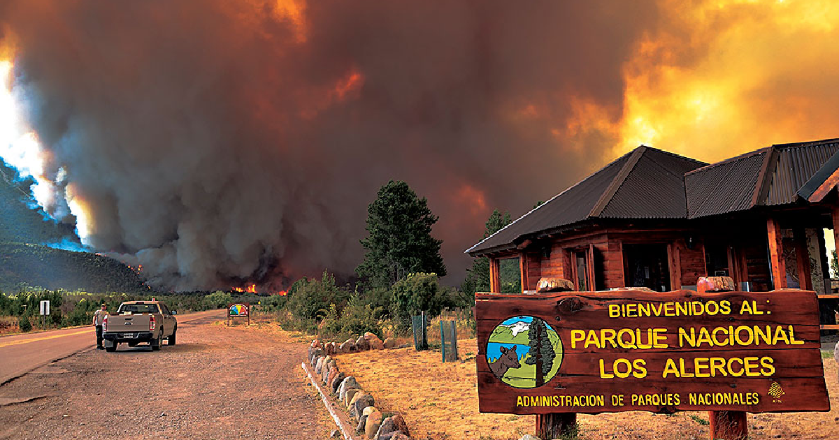 Ya se quemaron más de 45.000 hectáreas en el Parque Nacional Los Alerces. Ya se quemaron más de 45.000 hectáreas en el Parque Nacional Los Alerces.
