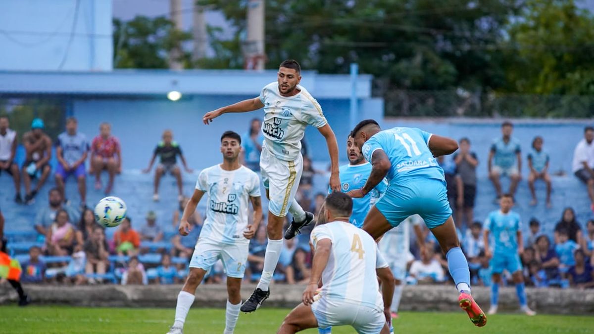 El Celeste le ganó 3 a 0 a Argentino de Alvear y jugará la final de la Región Cuyo.