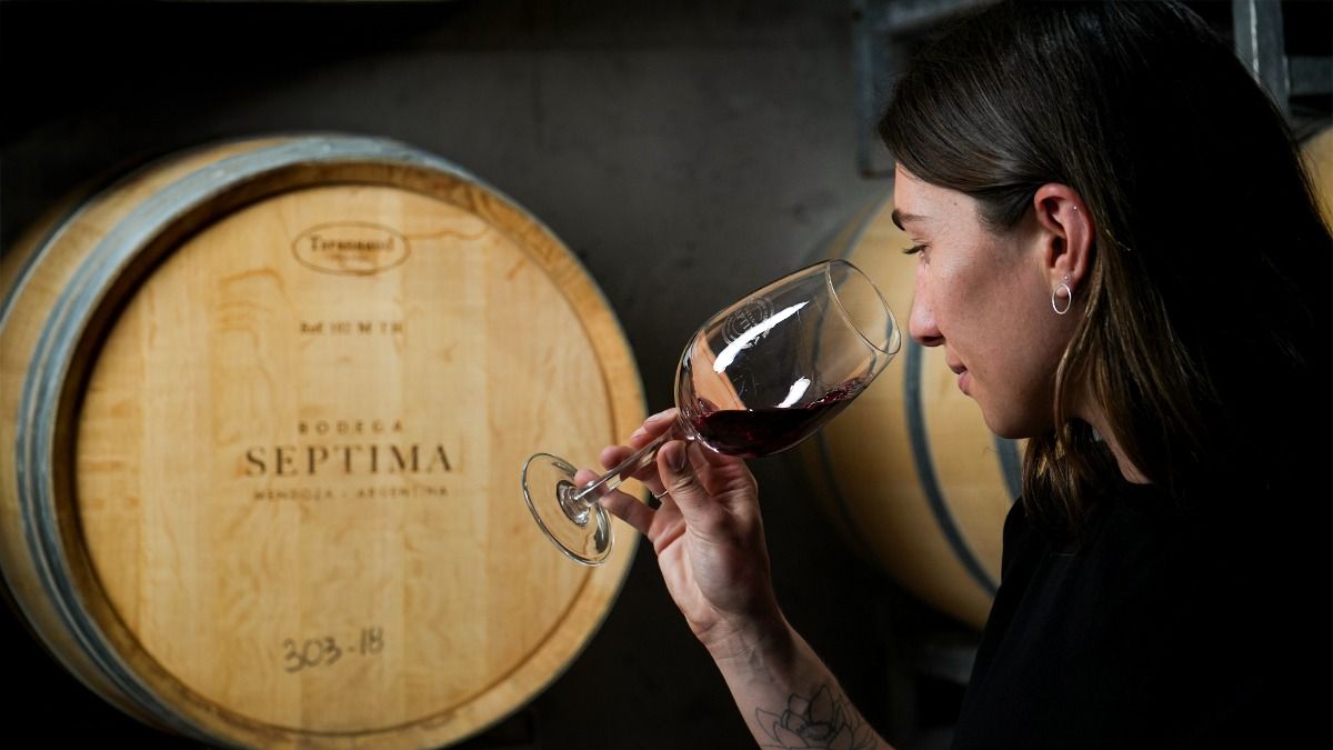 El premio de Winemaker del Año la enóloga lo comparte con el resto del equipo de la bodega. El premio de Winemaker del Año la enóloga lo comparte con el resto del equipo de la bodega.