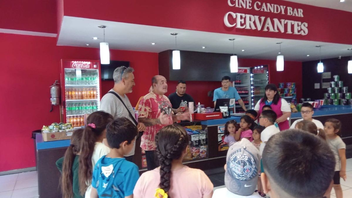 El cine de San Martín recibió a 40 niños de La Dormida. El cine de San Martín recibió a 40 niños de La Dormida.