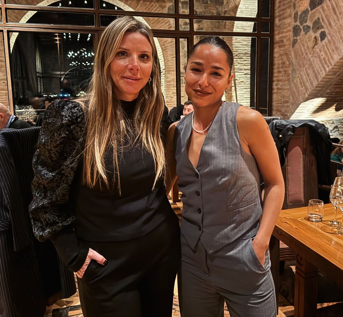 Marcela Terranova con Florencia Dibattista. Nos contaron que les pareció excelente el Menú. Marcela Terranova con Florencia Dibattista. Nos contaron que les pareció excelente el Menú.