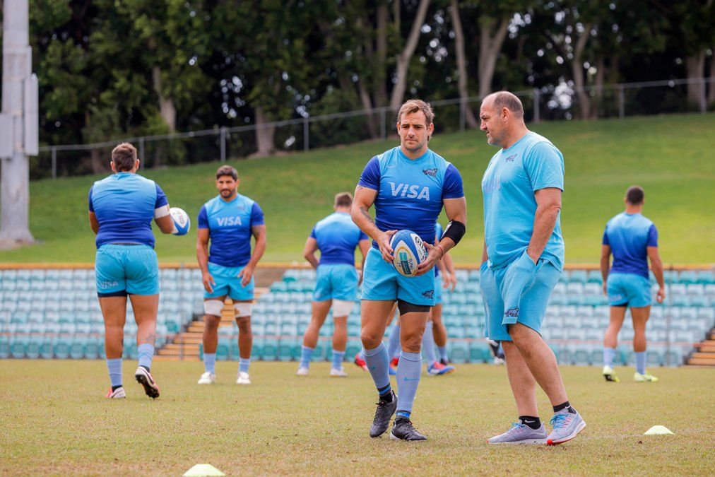 Nico Sánchez y Mario Ledesma en la práctica de Los Pumas de este martes.
