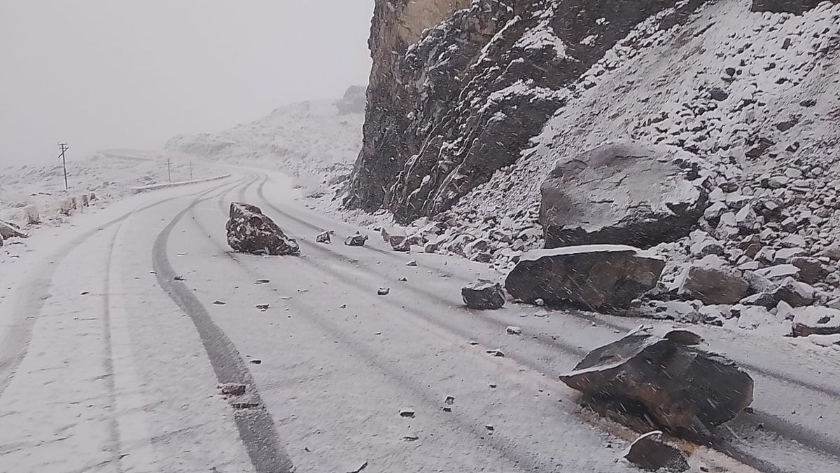 Hubo un derrumbre este lunes en alta montaña. Hubo un derrumbre este lunes en alta montaña.