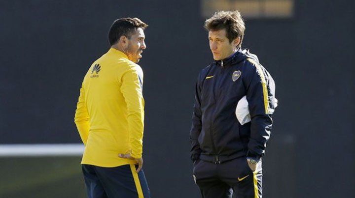 Cambio en Boca: Tevez irá de 9