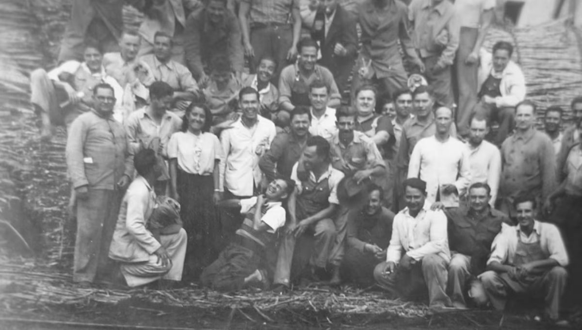 Obreros, empleados de los hermanos Hardy.&nbsp;