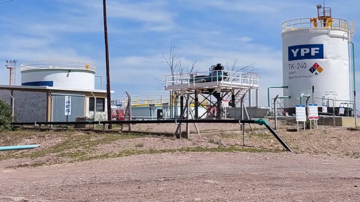 YPF se desprendió no solo de estas áreas petroleras del clúster Norte, sino también de las del Sur y de Llancanelo. YPF se desprendió no solo de estas áreas petroleras del clúster Norte, sino también de las del Sur y de Llancanelo.