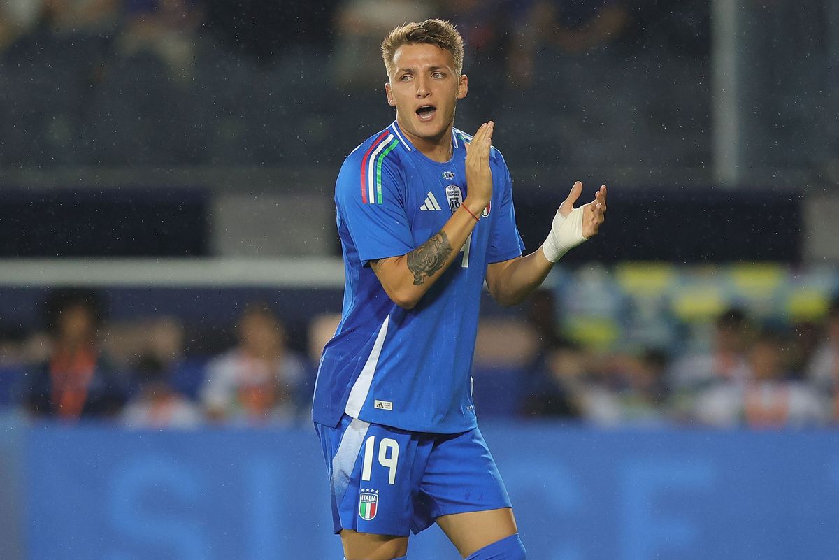 Mateo Retegui, en representación de Italia, iría desde el banco en el partido frente a España. Mateo Retegui, en representación de Italia, iría desde el banco en el partido frente a España.