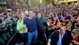 Karina Milei, secretaria de la Presidencia, Luis Petri, diputado nacional y el presidente Javier Milei en el centro de Mendoza. Karina Milei, secretaria de la Presidencia, Luis Petri, diputado nacional y el presidente Javier Milei en el centro de Mendoza.