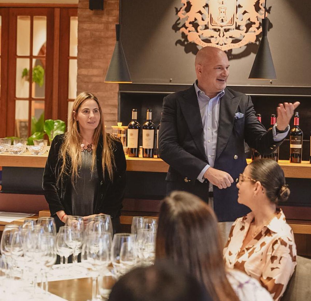 La crítica de café Sabrina Cuculiansky dio una clase magistral y propuso maridar café con vino junto a Patrick d'Aulan, fundador de Alta Vista. La crítica de café Sabrina Cuculiansky dio una clase magistral y propuso maridar café con vino junto a Patrick d'Aulan, fundador de Alta Vista.