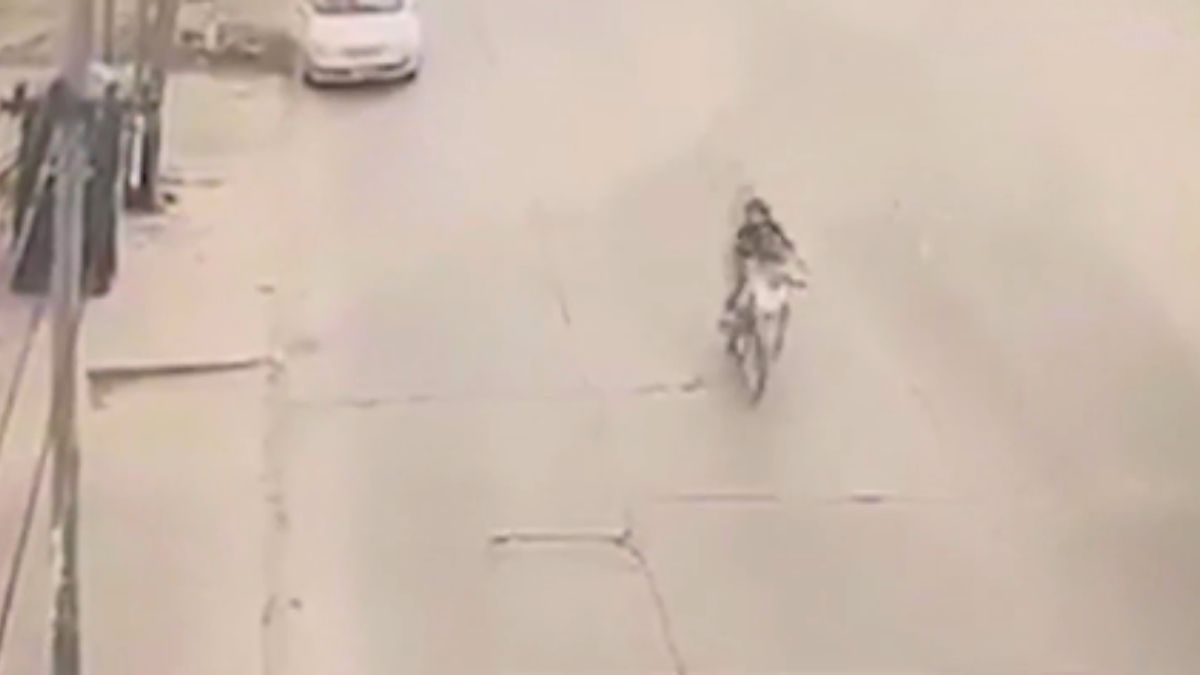 Un video captó el accidente del motociclista degollado porque dejaron una soga colocada en la calle