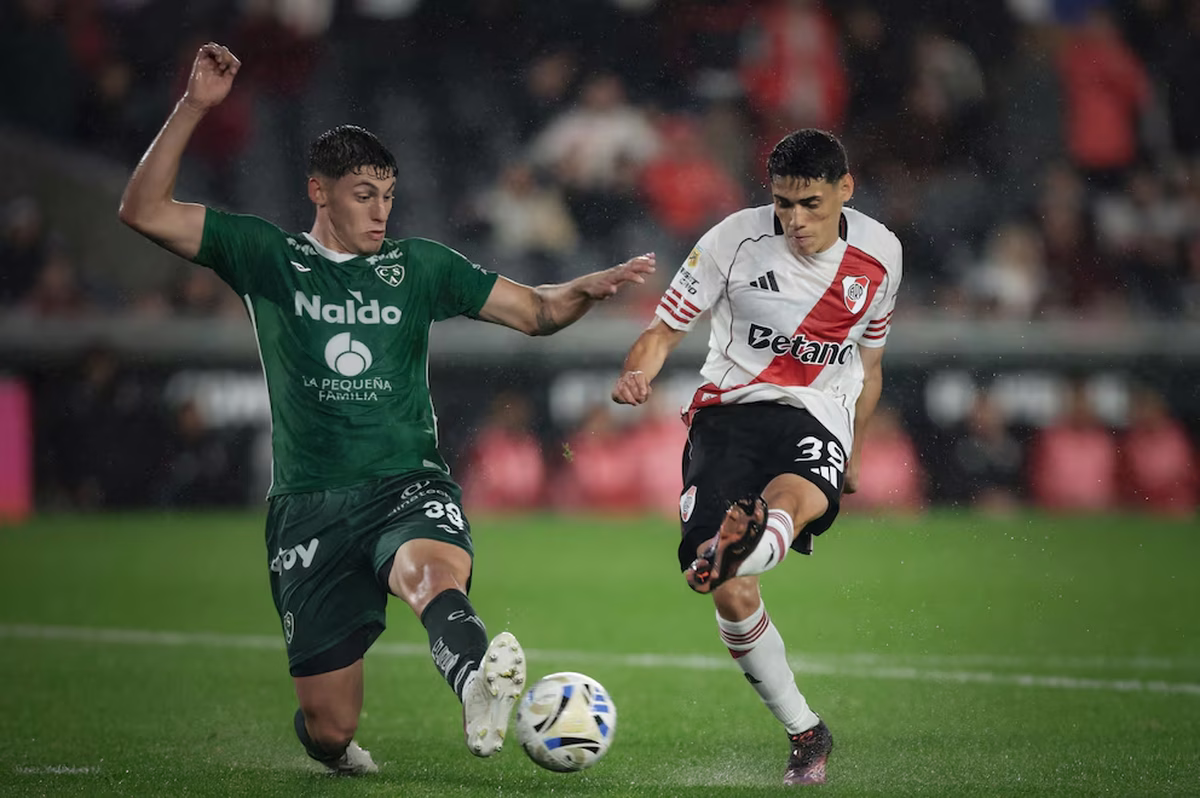 Santiago Lencina, uno de los jugadores más activos en River.
