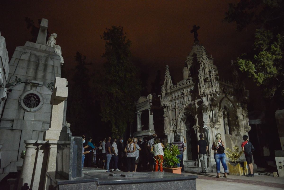Noche en el Cementerio de la Capital. Noche en el Cementerio de la Capital.