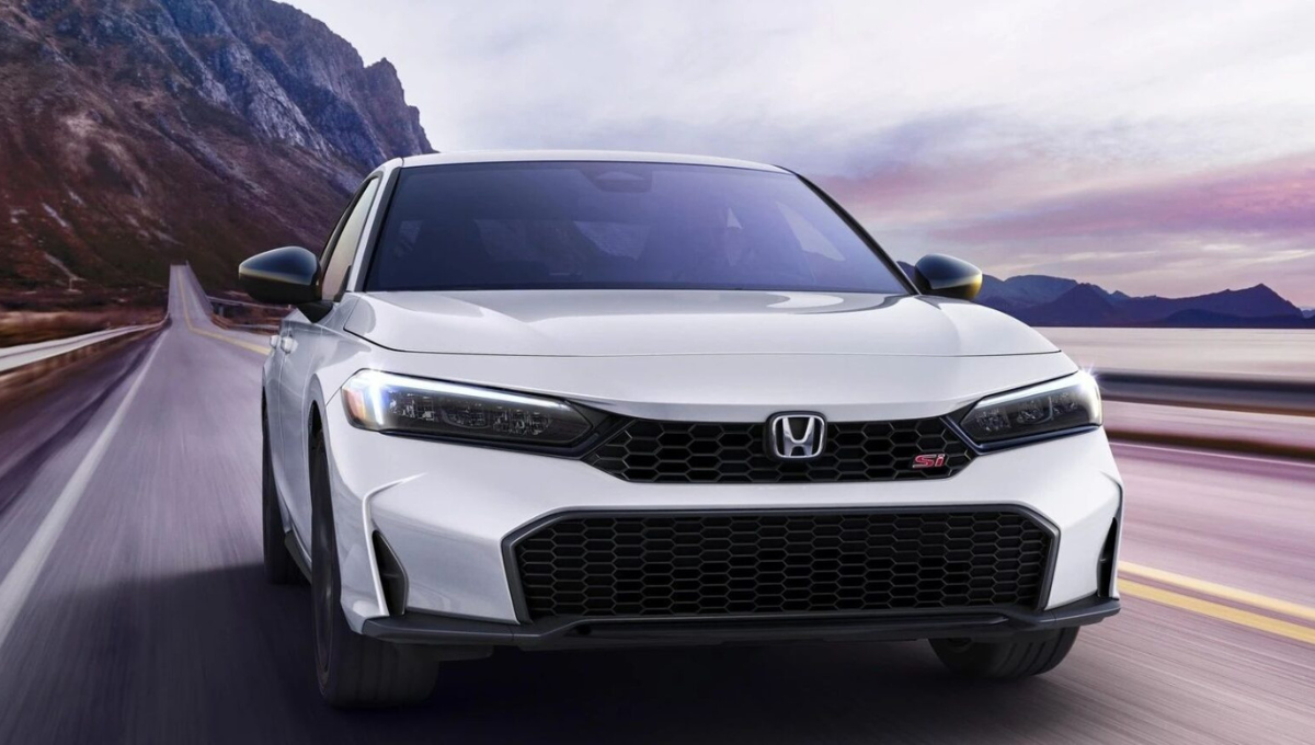 El lujoso Honda Civic SI 2025 se renueva con una imagen muy deportiva.