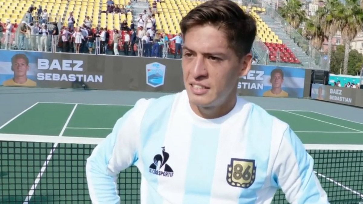 Sebastián Báez celebró de una manera especial en el ATP de Nápoles.