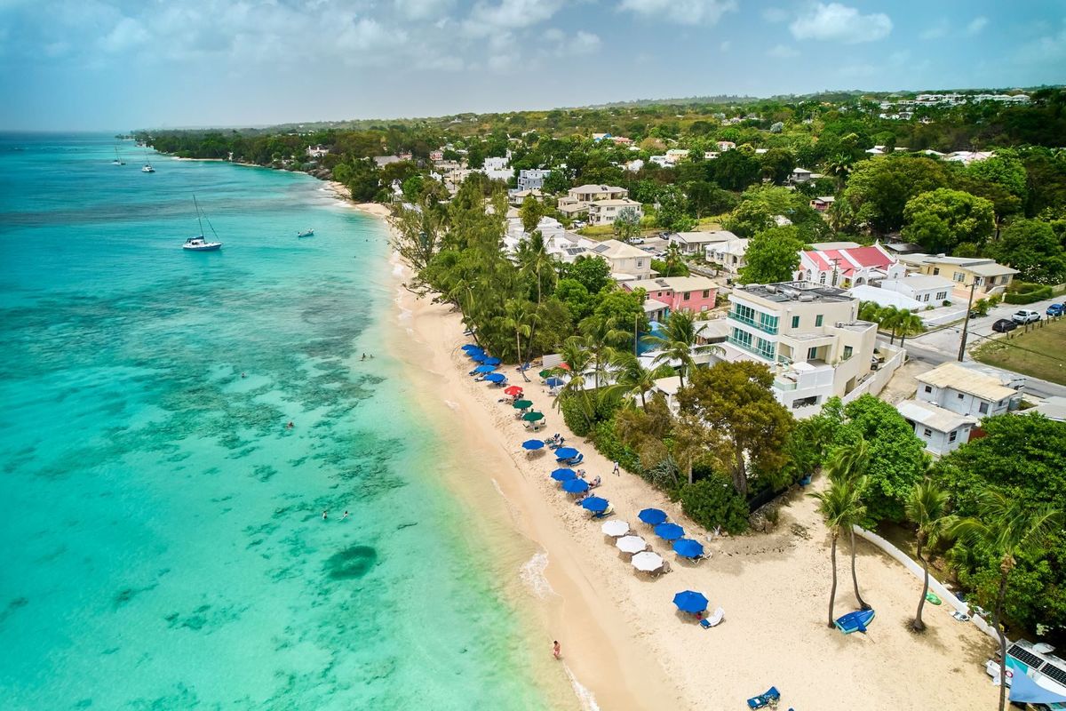 La playa de Barbados no tiene comparación en todo el Caribe. La playa de Barbados no tiene comparación en todo el Caribe.