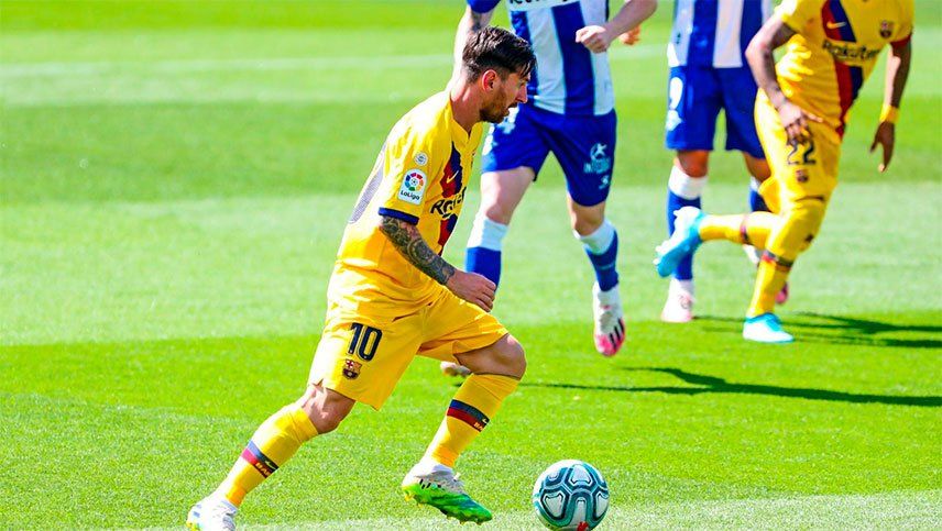 Messi por dos: buen amague en el primero y certero zurdazo en el segundo