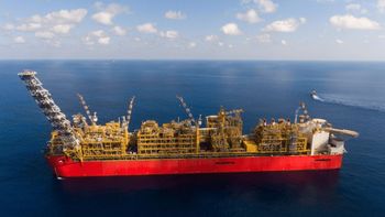 El barco más gigante no navega y produce toneladas de gas: una ciudad industrial que flota sobre el océano El barco más gigante no navega y produce toneladas de gas: una ciudad industrial que flota sobre el océano