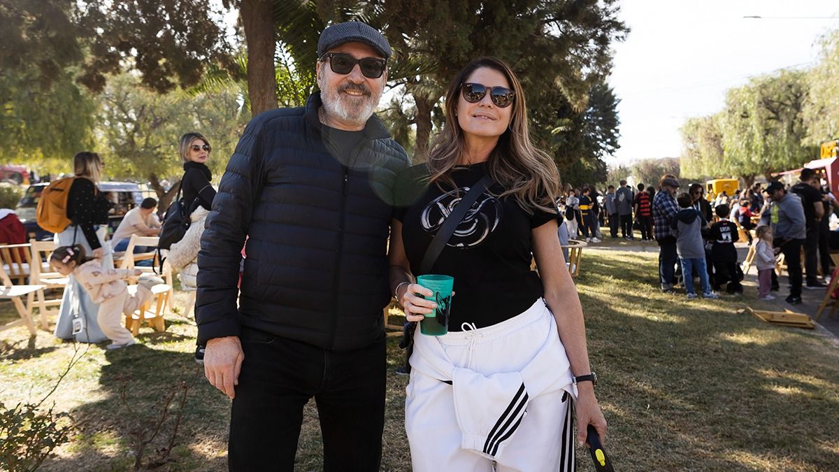 Daniel Vila y Pamela David aprovecharon para celebrar en el festejo de Dalvian el cumpleaños de su hija Lola. Daniel Vila y Pamela David aprovecharon para celebrar en el festejo de Dalvian el cumpleaños de su hija Lola.