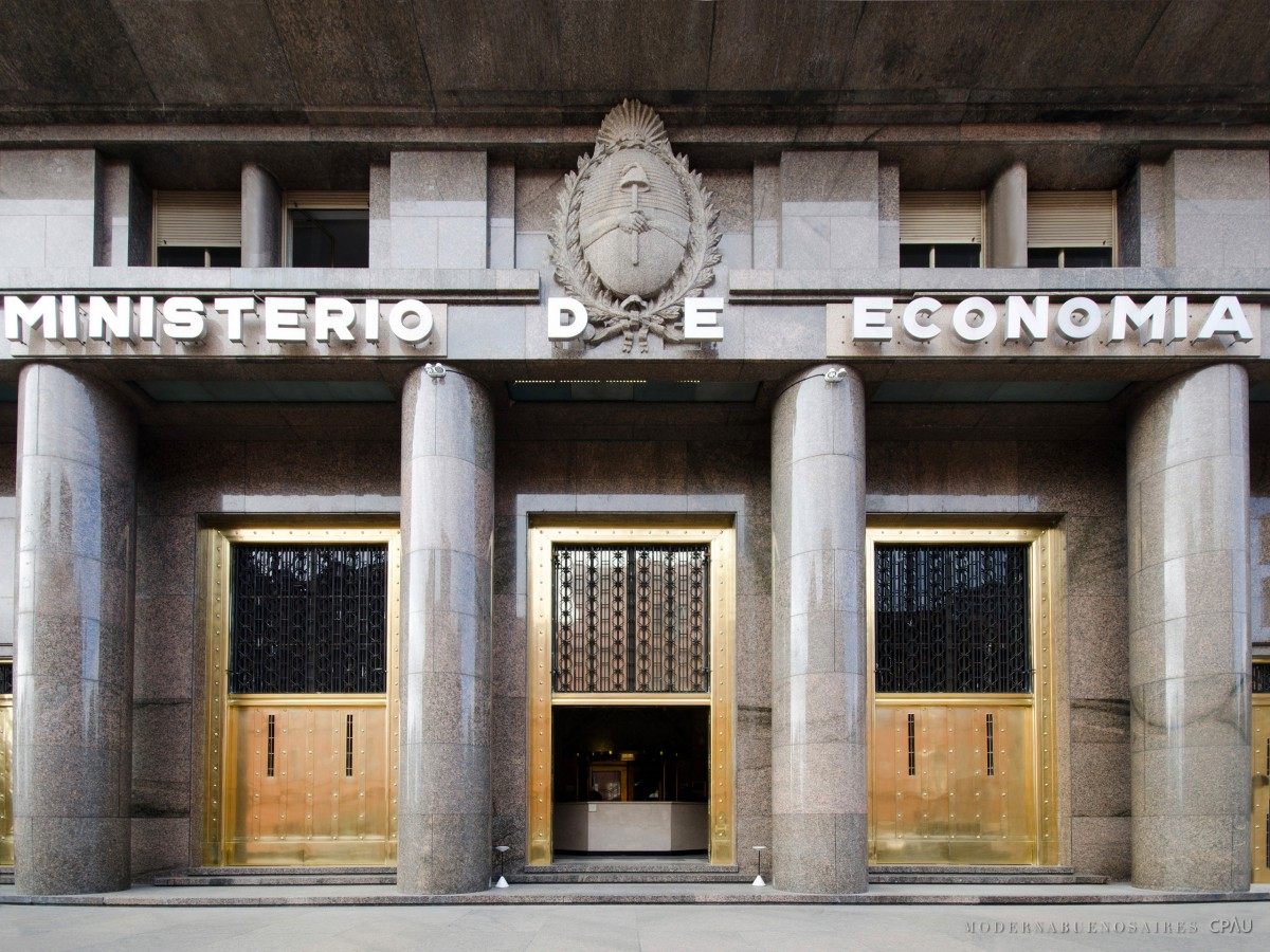 La fachada del Ministerio de Economía de la Nación.