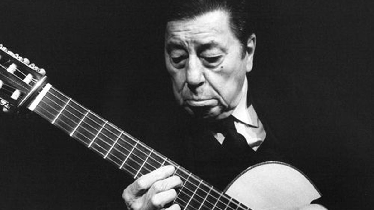 Una día como hoy moría en Francia Atahualpa Yupanqui, uno de los máximos exponentes de nuestro folklore.