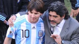 Messi y Maradona en 2010.