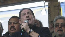 Omar Viviani amenazó con dar vuelta los taxis que no adhieran al paro
