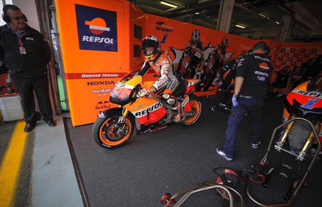 Stoner dominó los entrenamientos del Moto GP en Estoril