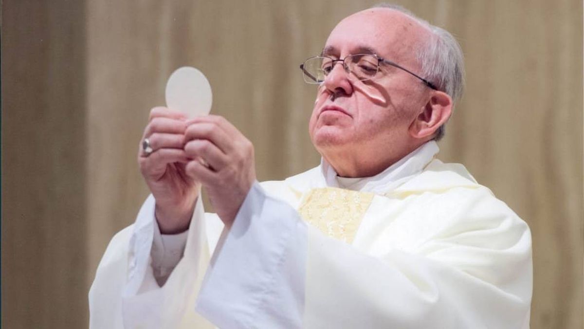 El Papa Francisco se mantiene estable según el último parte médico difundido por la Santa Sede.
