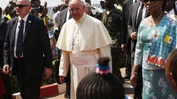 El Papa pidió que no dejen que la tristeza gane en este tiempo terrible