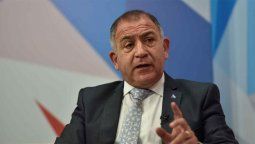 Coronavirus: Luis Juez propuso que la cámara de diputados sesione en una cancha