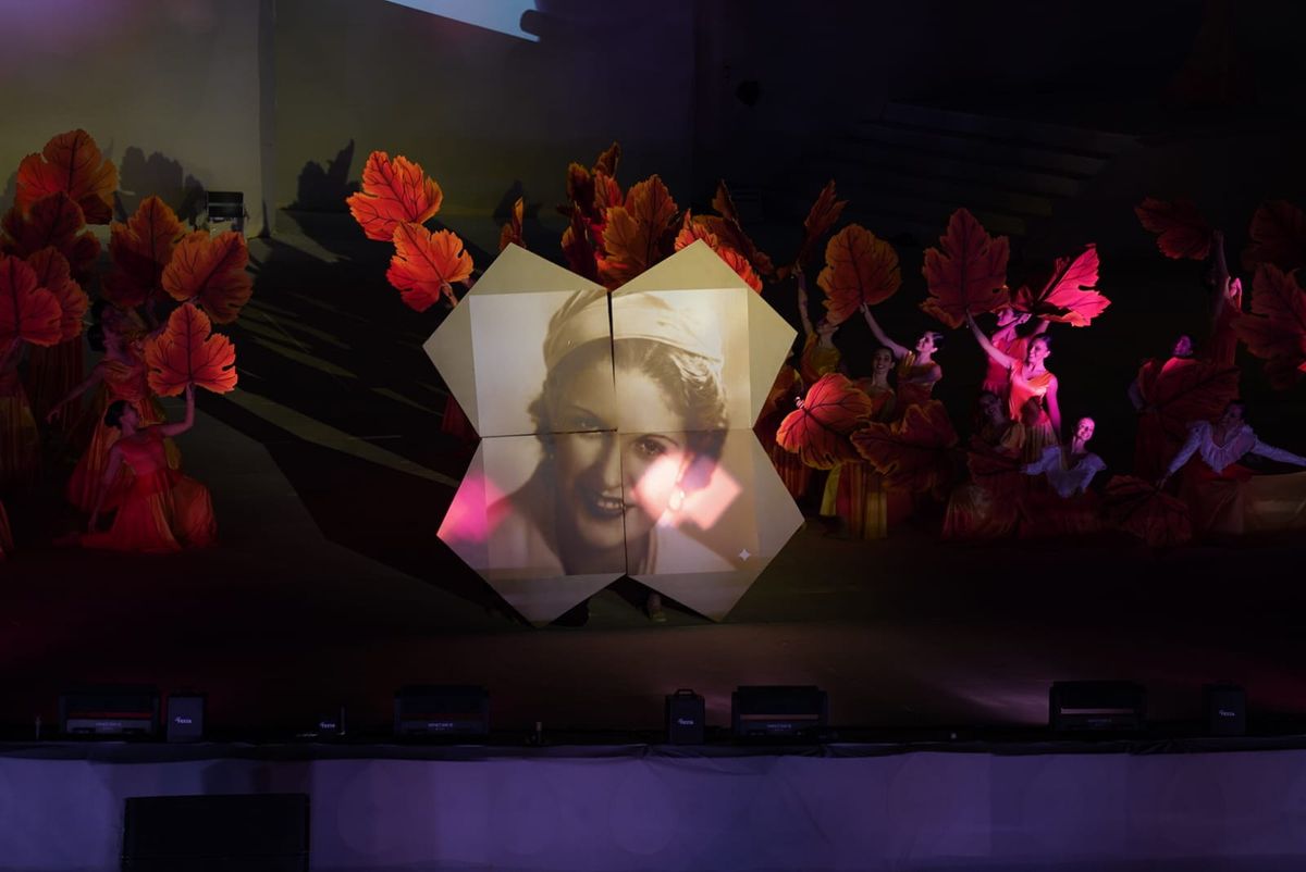 La Reina Nacional de la Vendimia 1936 tuvo su homenaje en la fiesta, a 90 años de iniciar la historia vendimial. La Reina Nacional de la Vendimia 1936 tuvo su homenaje en la fiesta, a 90 años de iniciar la historia vendimial.