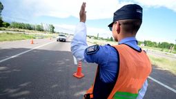 Los controles policiales se incrementan este verano con el mayor movimiento en vacaciones. Los controles policiales se incrementan este verano con el mayor movimiento en vacaciones.