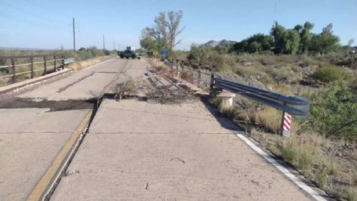 Así lucía la Ruta Provincial 52 en febrero de 2024, cuando por una ola de calor se partió el pavimiento Así lucía la Ruta Provincial 52 en febrero de 2024, cuando por una ola de calor se partió el pavimiento