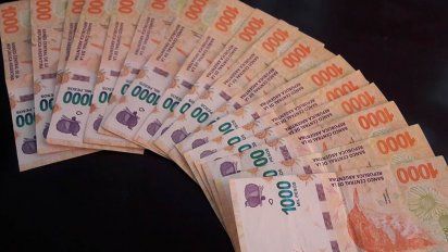 El Gobierno oficializó la convocatoria del Consejo del Salario, que se reunirá de manera virtual el martes 27 de abril con el fin de aumentar el salario mínimo.