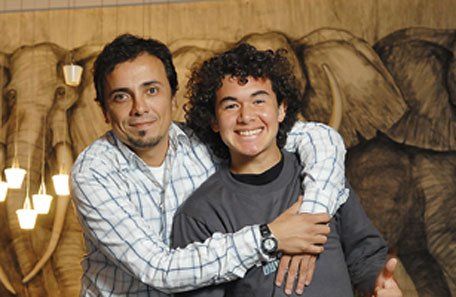 Un chico de 16 años adoptado por un gay le escribió una emotiva carta a los senadores
