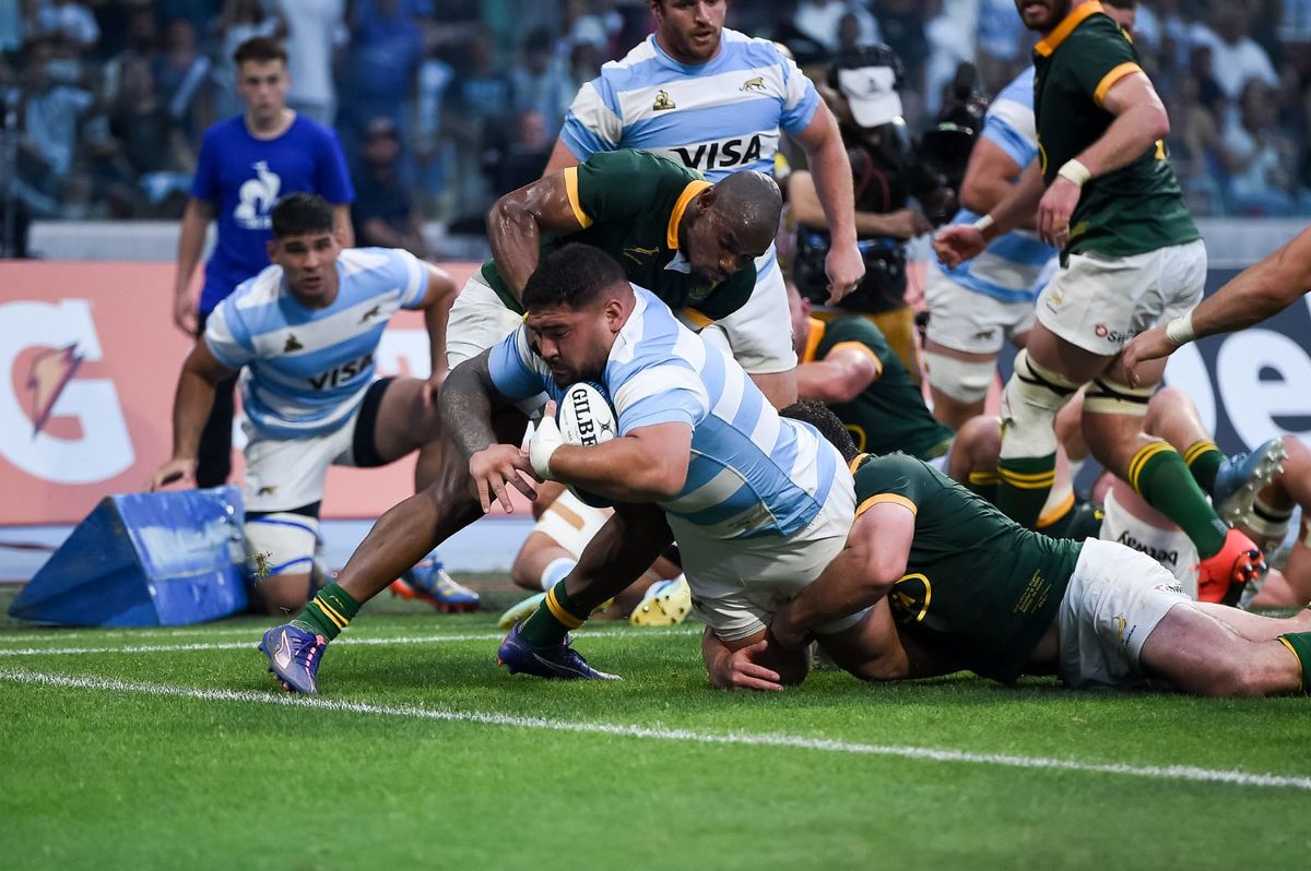 El forward Joel Sclavi apoyó un gran try de Los Pumas, empujando con el maul, tras un lineout. El forward Joel Sclavi apoyó un gran try de Los Pumas, empujando con el maul, tras un lineout.