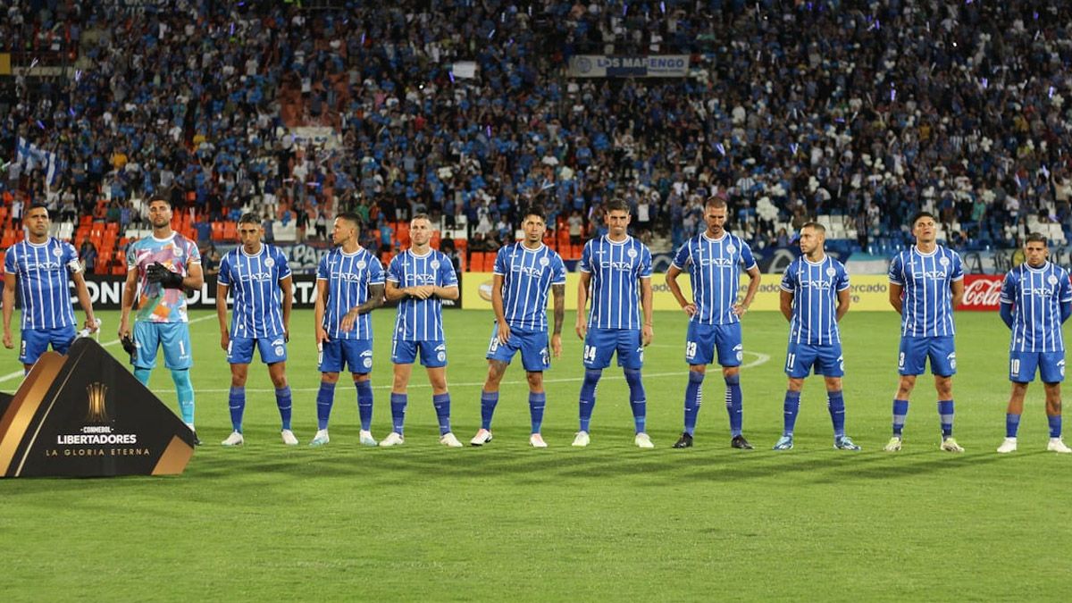 El Expreso tendrá un árbitro uruguayo en el desquite ante el Colo Colo en Chile. El Expreso tendrá un árbitro uruguayo en el desquite ante el Colo Colo en Chile.