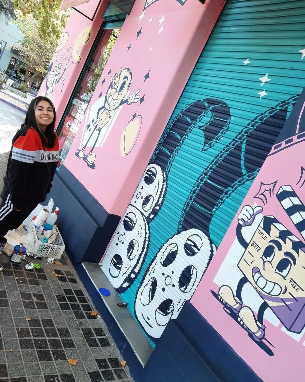 Este año Mariana mostraba en sus redes la felicidad por haber realizado su primer mural. Este año Mariana mostraba en sus redes la felicidad por haber realizado su primer mural.