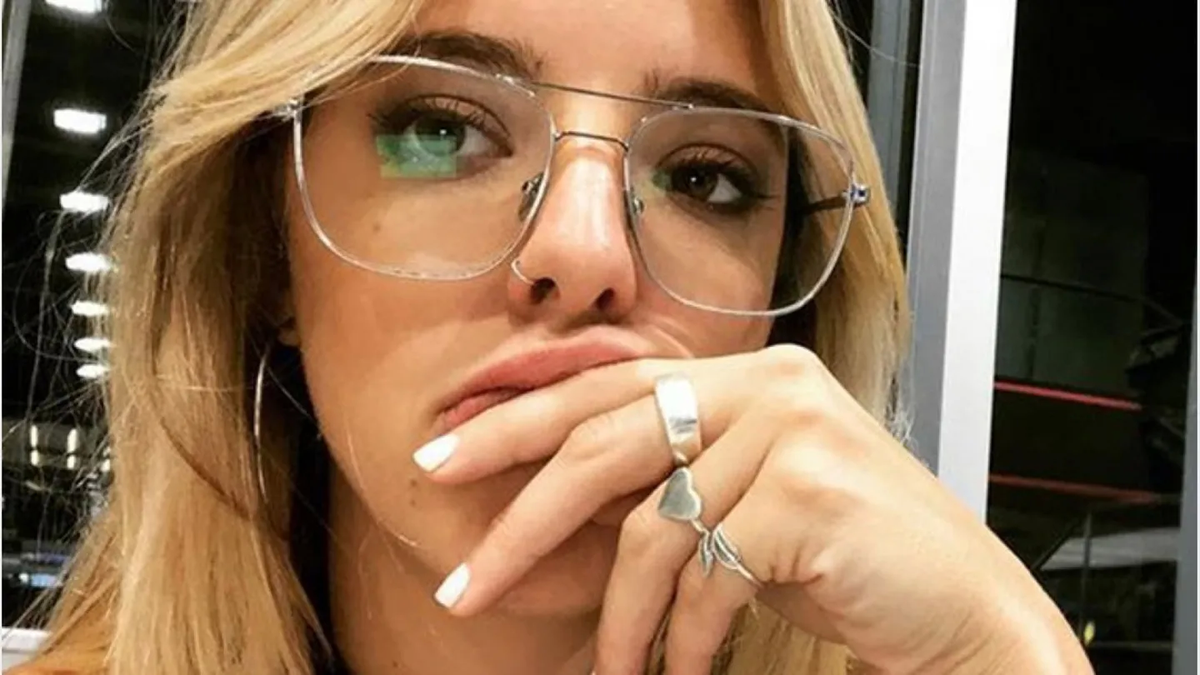 Nati Jota beboteó desde su cama y el ascensor y las fotos son un fuego