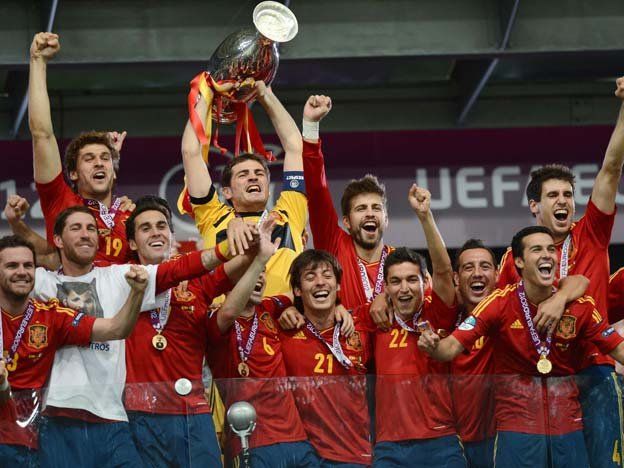 España recibió un guiño en el sorteo de la fase clasificatoria para la Euro 2016