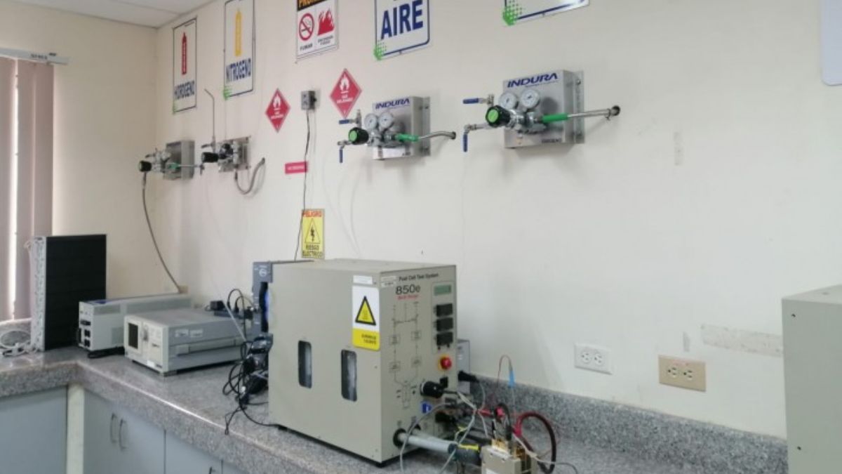 En el laboratorio de la Escuela Politécnica del Litoral (Espol), en Guayaquil, se realizan una variedad de pruebas para la aplicación del hidrógeno verde. (Foto: Cortesía Mayken Espinoza Andaluz) En el laboratorio de la Escuela Politécnica del Litoral (Espol), en Guayaquil, se realizan una variedad de pruebas para la aplicación del hidrógeno verde. (Foto: Cortesía Mayken Espinoza Andaluz)