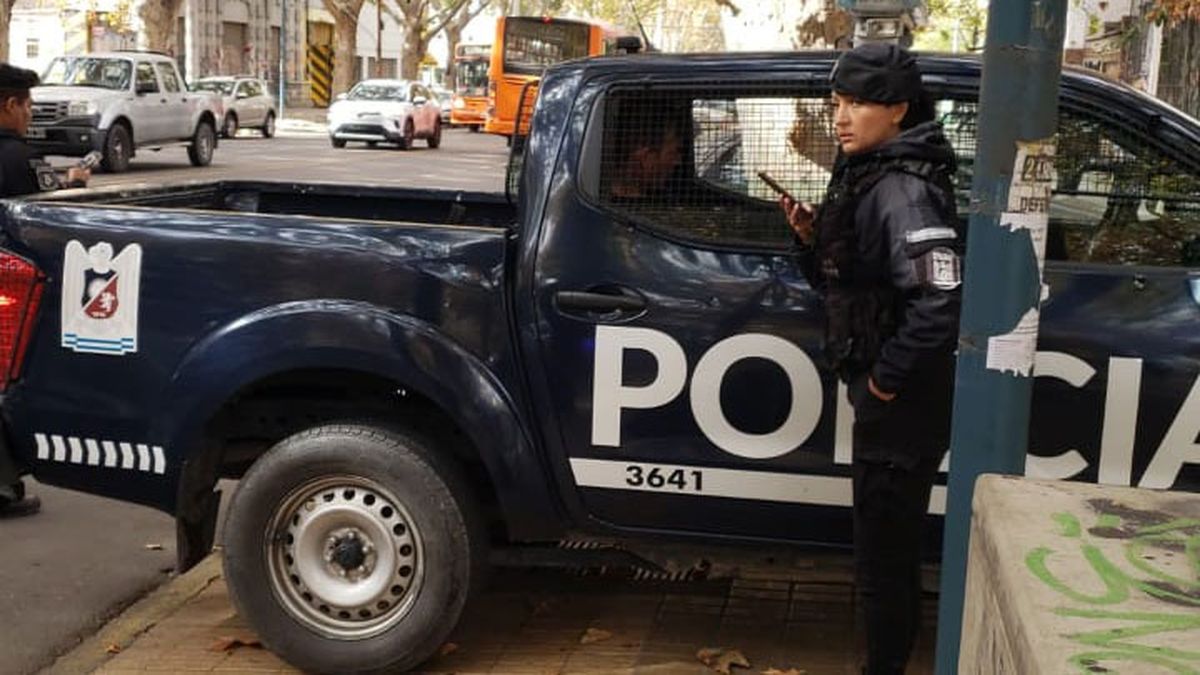 El ladrón fue detenido. El ladrón fue detenido.