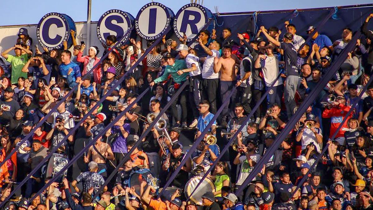 Los hinchas de Independiente Rivadavia coparn Crdoba: datos tiles para  los que viajen