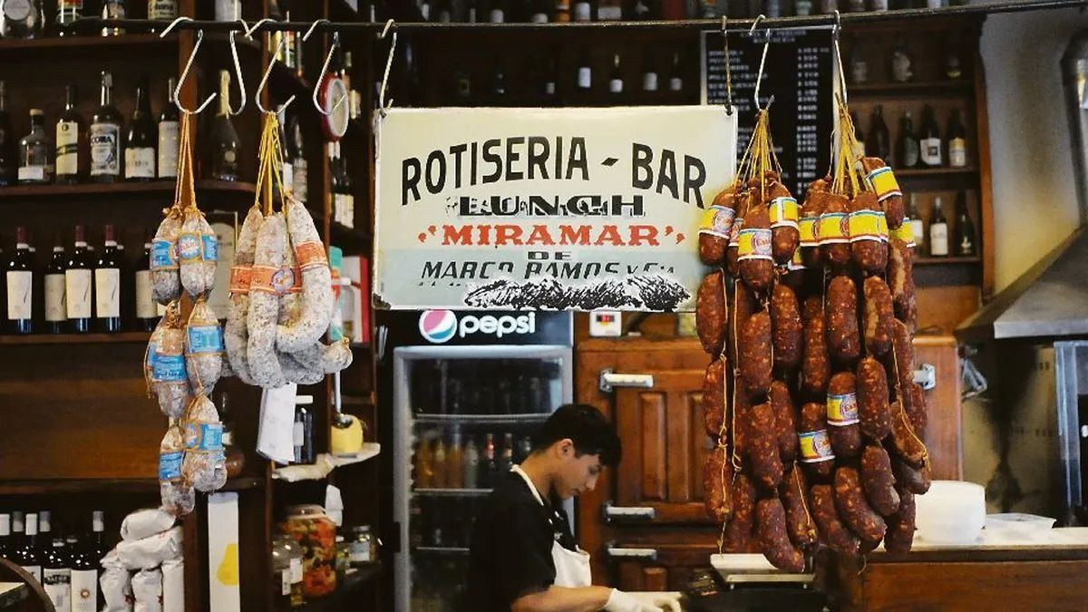 ¿Fan de los fiambres? El bodegón que se luce por su cava de embutidos