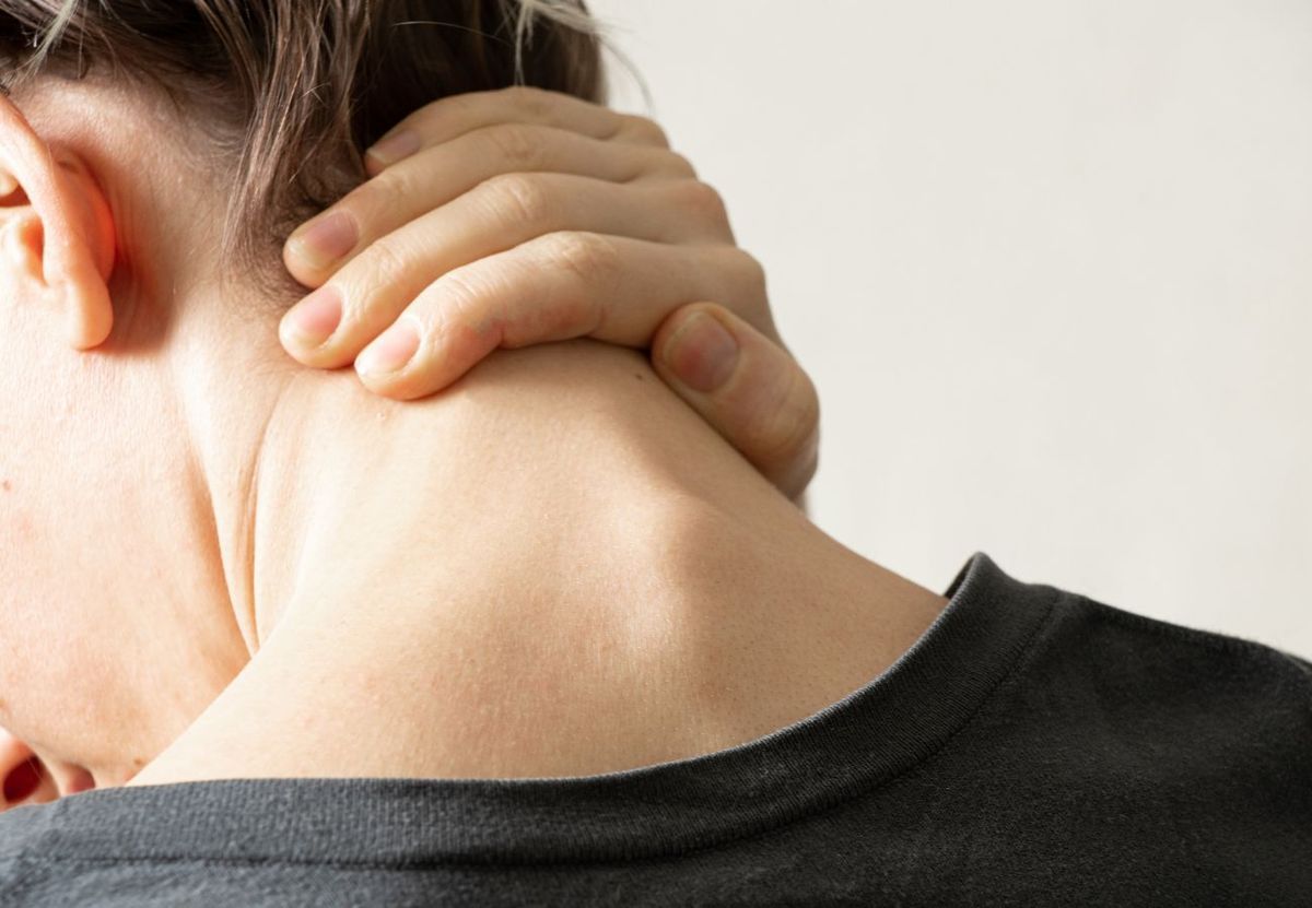 El dolor en la cervical se produce por diferentes factores.